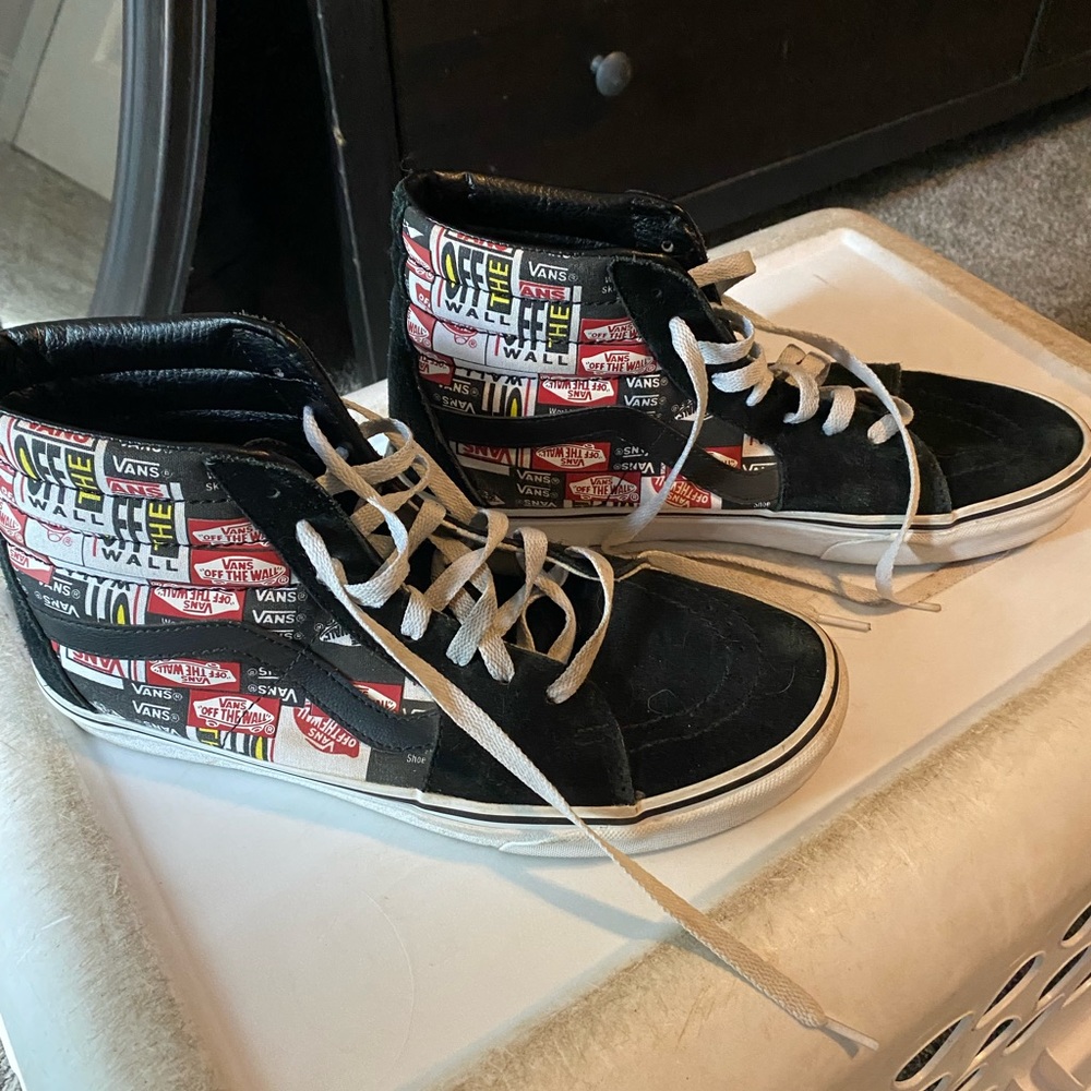 Men’s high top shoes size 11